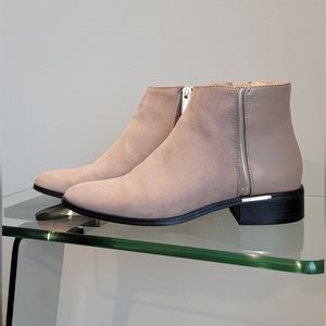 Lexi & Abbie CARLY Suede Leather Taupe Ankle Boots SZ: 5